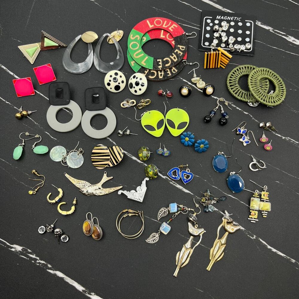 Bulk Wearable Jewelry Lot 41 Pairs Mixed Earring Funky Retro Modern Style Assort